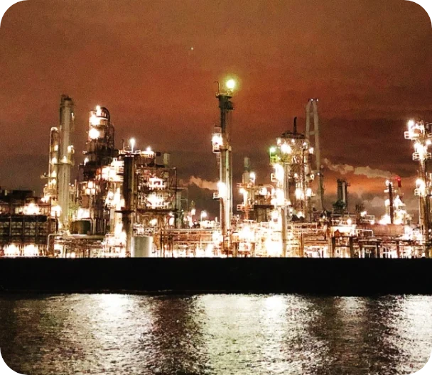 工場地帯の夜景